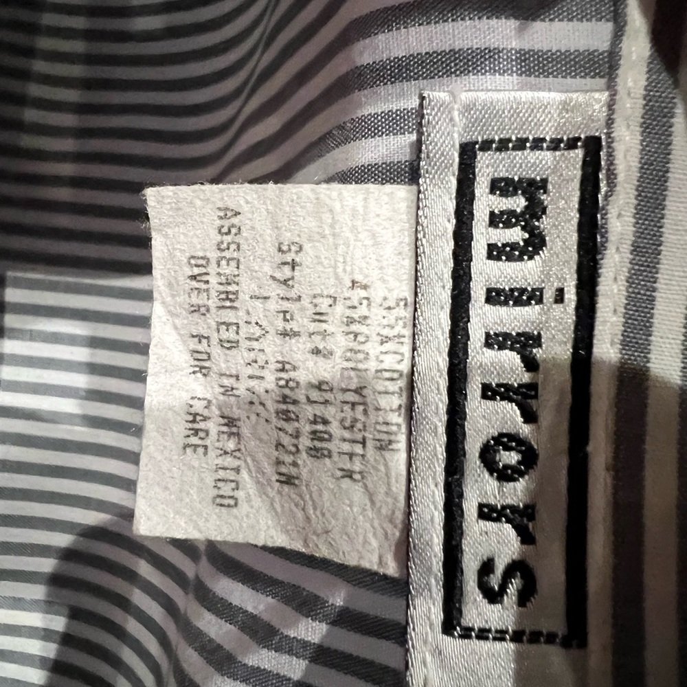 Mirrors Ladies gray pin stripes shirt. Button down front and buttons on sleeves. - Picture 3 of 7
